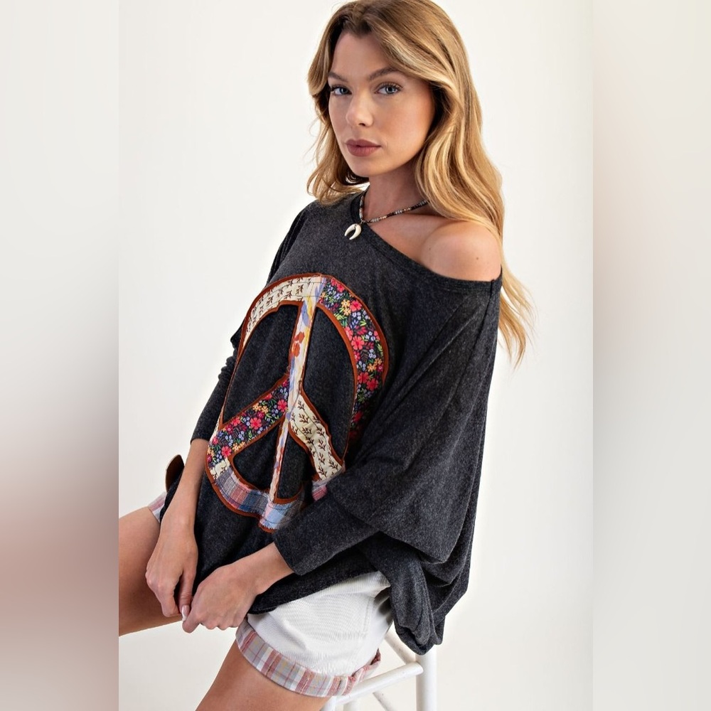 Easel Black Peace Sign Top